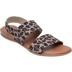 Leopard print flat sandals